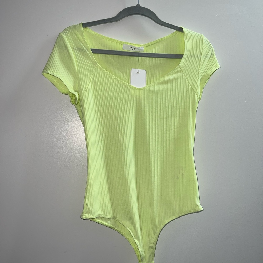 NWT Bodysuit Short Sleeve Ribbed Knit V Neck Neon Green/Yellow Size Medium - Picture 2 of 9